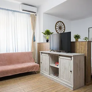 https://luxury-new-studio-in-the-city-center.bucharesthotelsnow.com